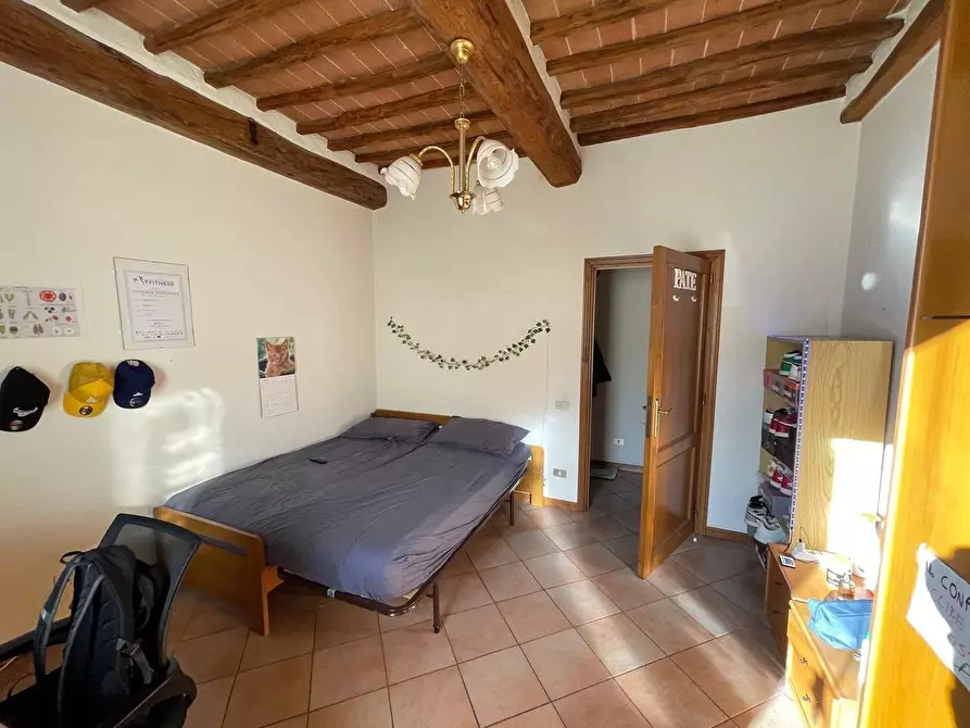 Immagine 16 di Appartamento in vendita  a Siena