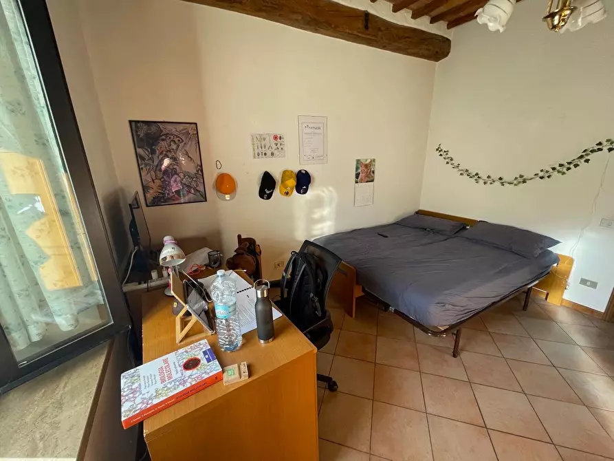 Immagine 17 di Appartamento in vendita  a Siena