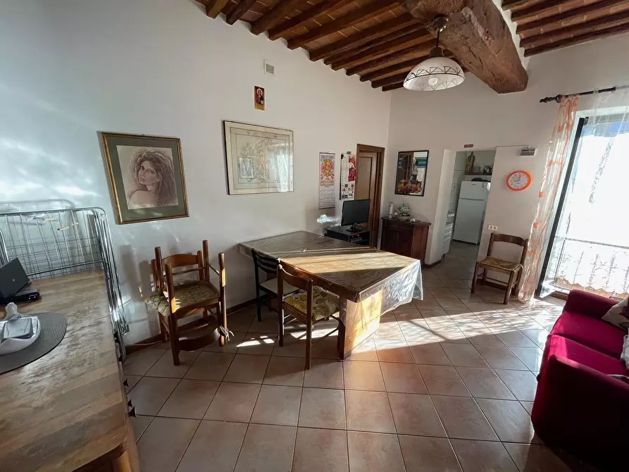 Immagine 3 di Appartamento in vendita  a Siena