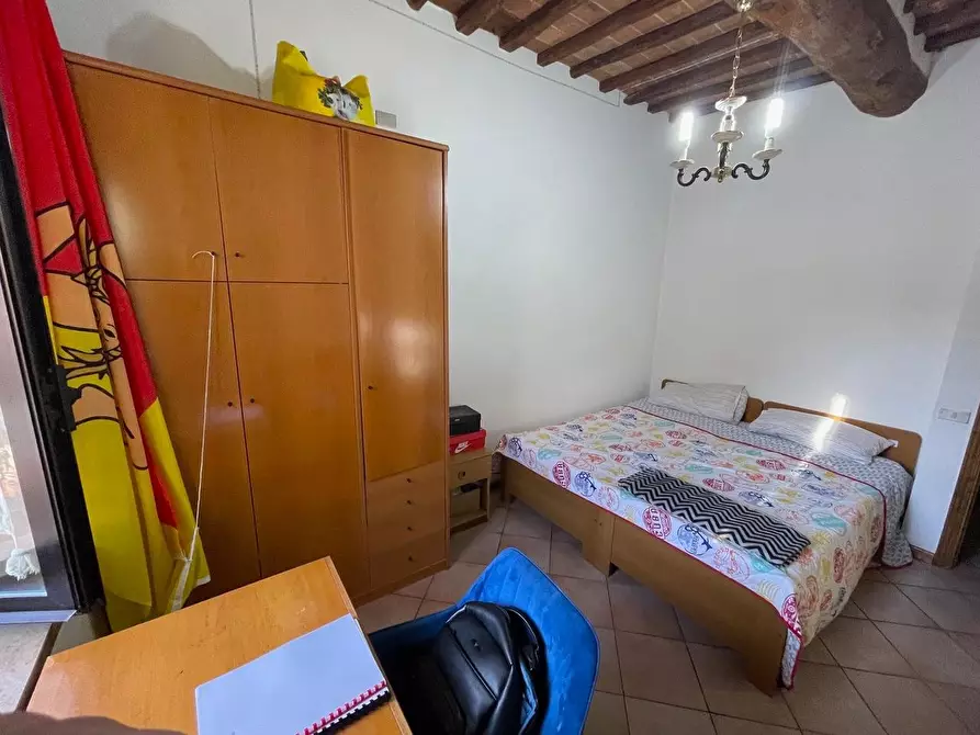 Immagine 23 di Appartamento in vendita  a Siena