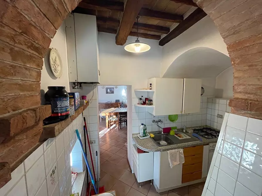 Immagine 10 di Appartamento in vendita  a Siena