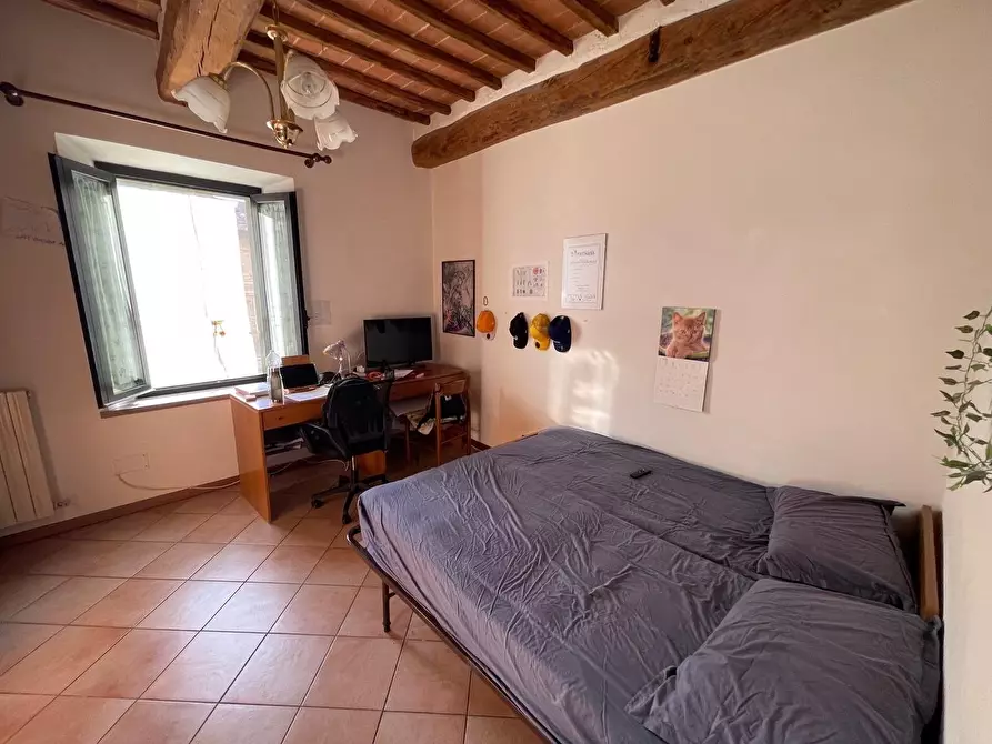 Immagine 14 di Appartamento in vendita  a Siena