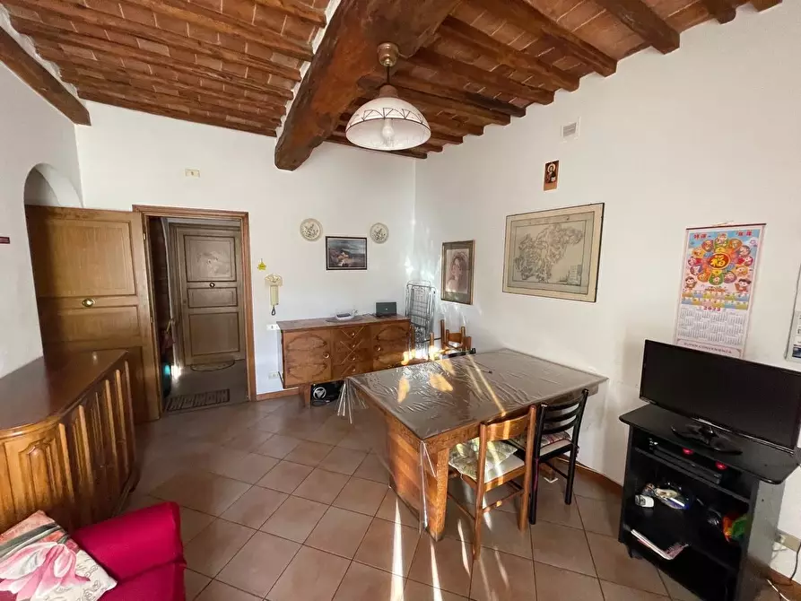 Immagine 4 di Appartamento in vendita  a Siena