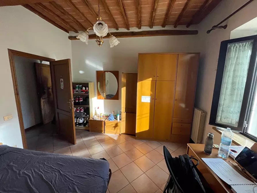 Immagine 18 di Appartamento in vendita  a Siena