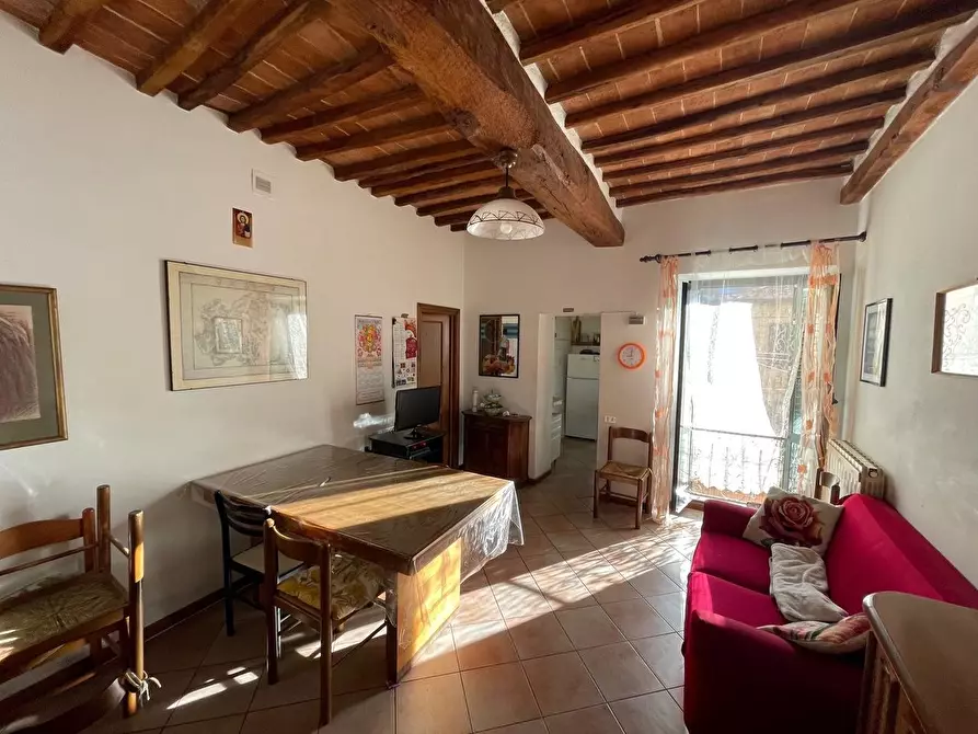Immagine 2 di Appartamento in vendita  a Siena