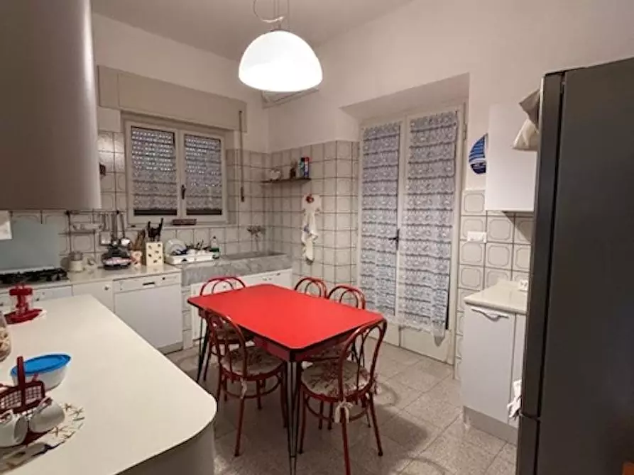 Immagine 9 di Villa in vendita  a Camaiore