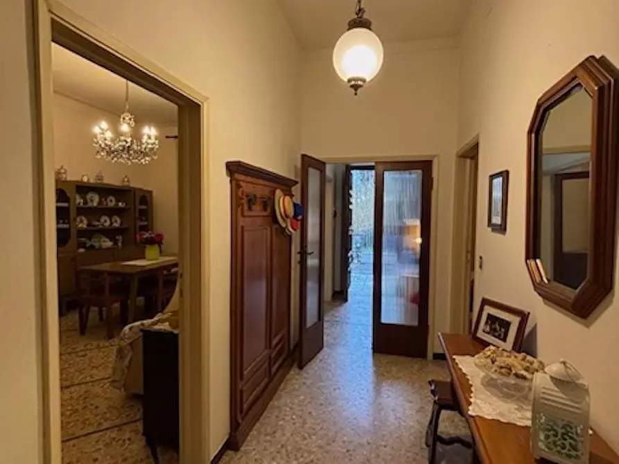 Immagine 19 di Villa in vendita  a Camaiore