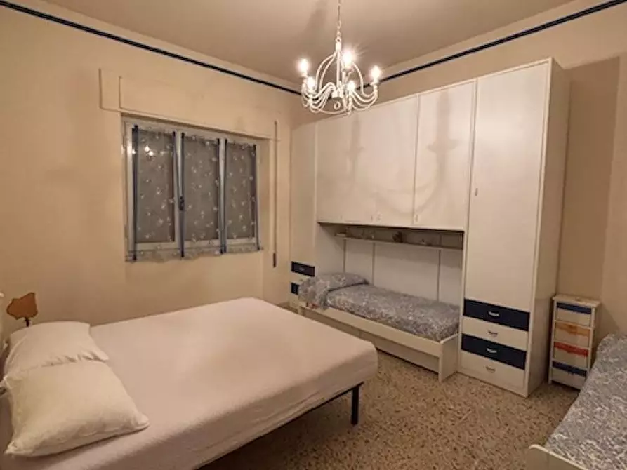 Immagine 17 di Villa in vendita  a Camaiore