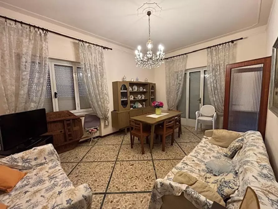 Immagine 21 di Villa in vendita  a Camaiore