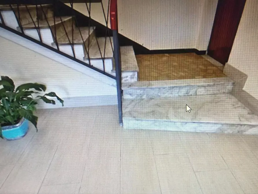 Immagine 8 di Appartamento in vendita  a Lucca