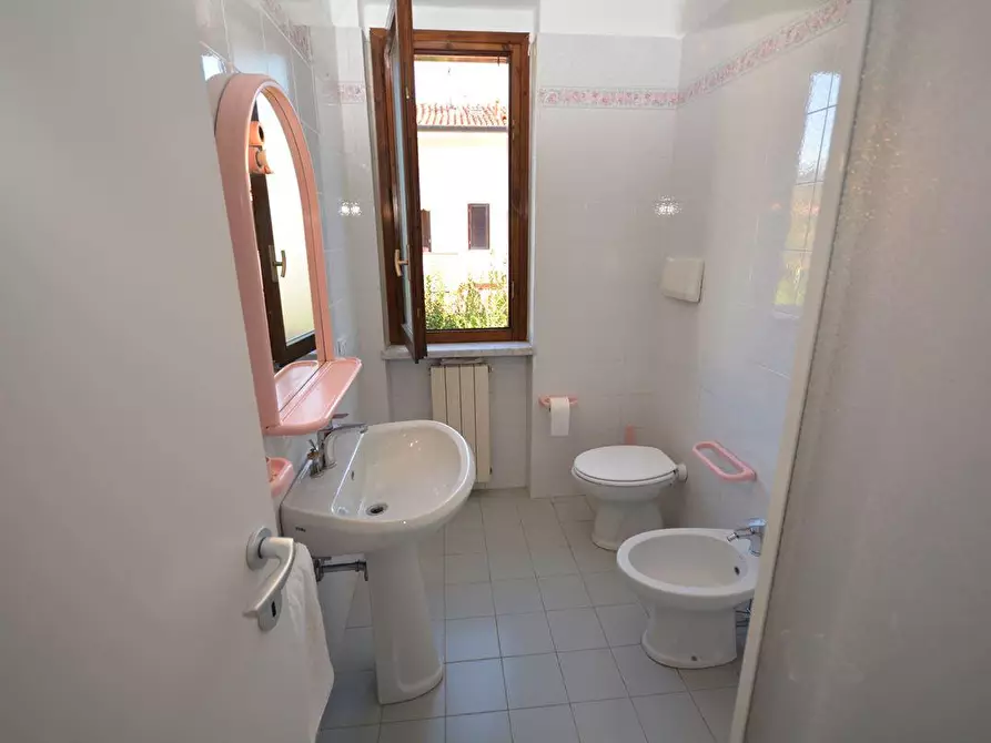 Immagine 22 di Casa bifamiliare in vendita  a Montignoso