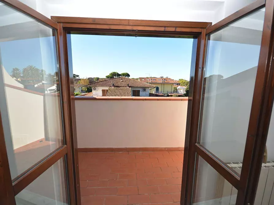 Immagine 29 di Casa bifamiliare in vendita  a Montignoso