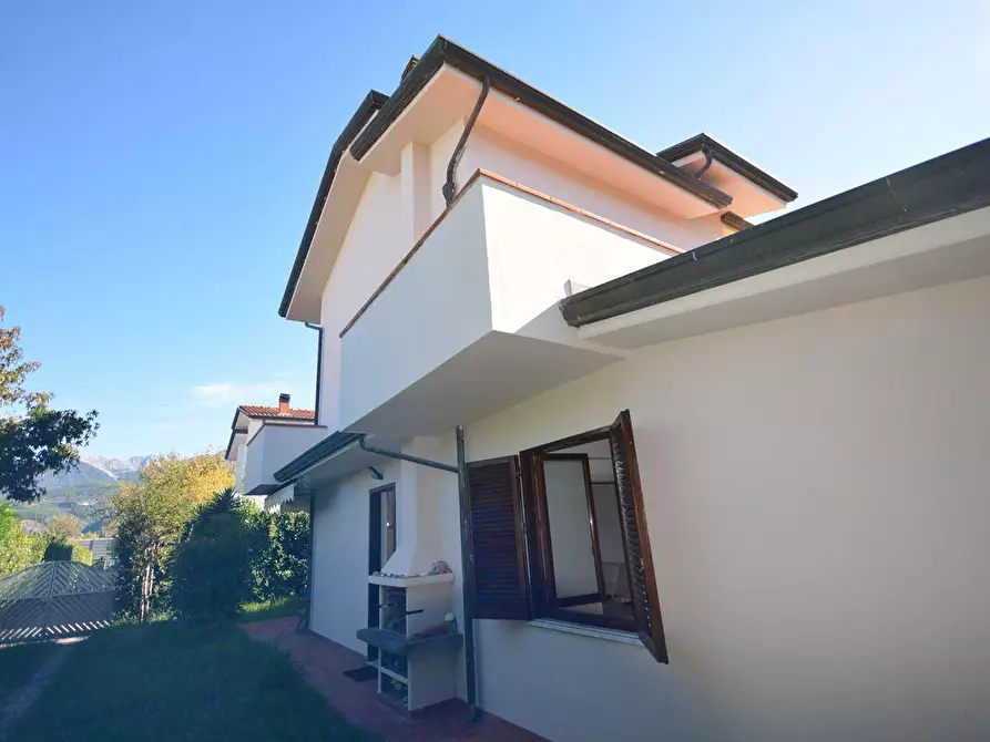 Immagine 6 di Casa bifamiliare in vendita  a Montignoso