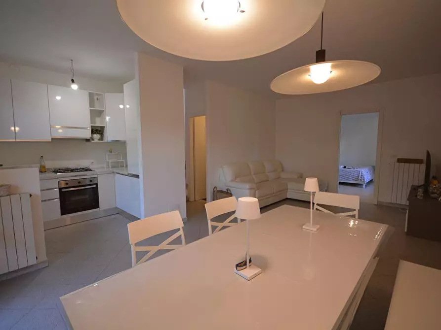 Immagine 13 di Casa bifamiliare in vendita  a Montignoso