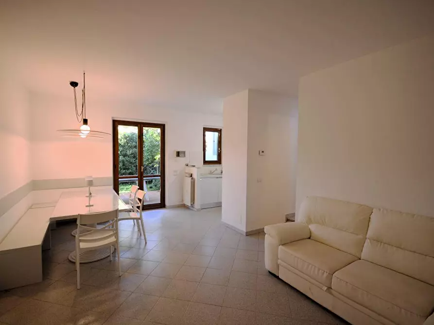 Immagine 11 di Casa bifamiliare in vendita  a Montignoso