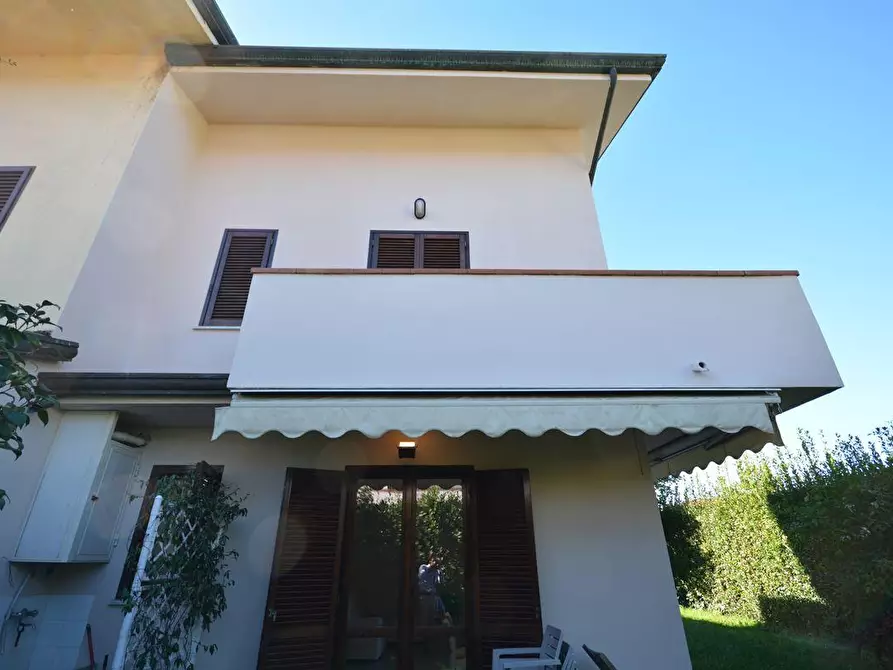 Immagine 4 di Casa bifamiliare in vendita  a Montignoso