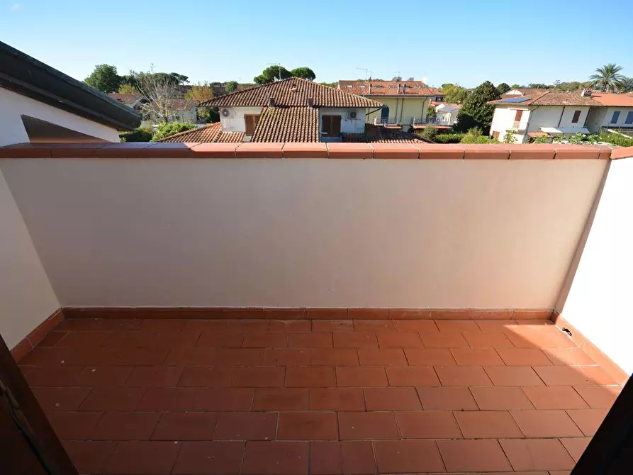 Immagine 30 di Casa bifamiliare in vendita  a Montignoso