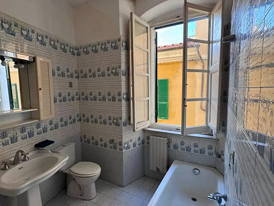 Immagine 17 di Appartamento in vendita  a Massa