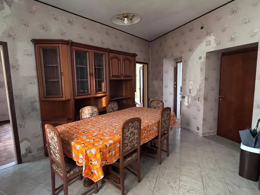 Immagine 1 di Appartamento in vendita  a Massa