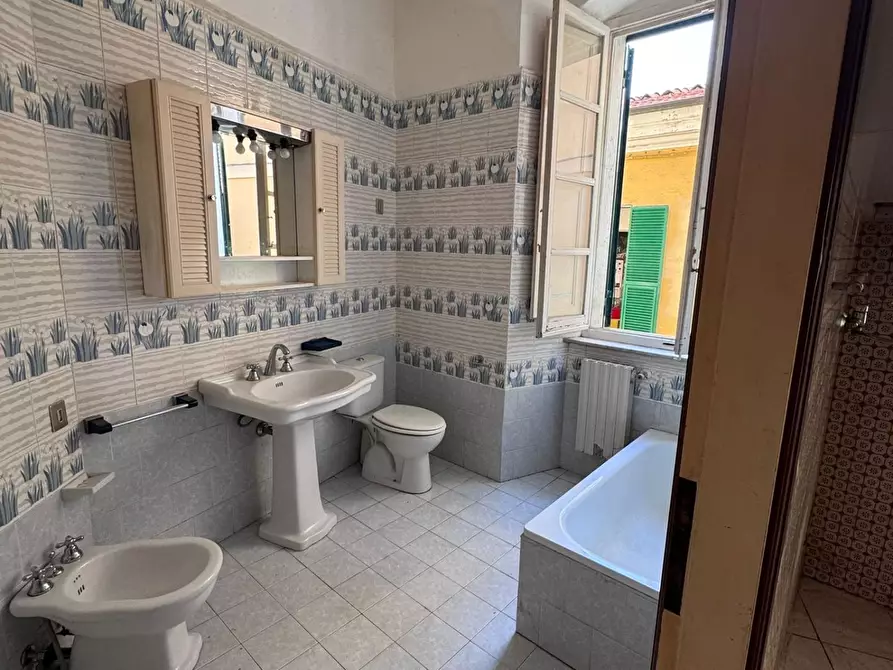 Immagine 18 di Appartamento in vendita  a Massa