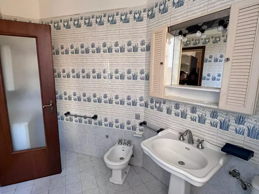 Immagine 16 di Appartamento in vendita  a Massa