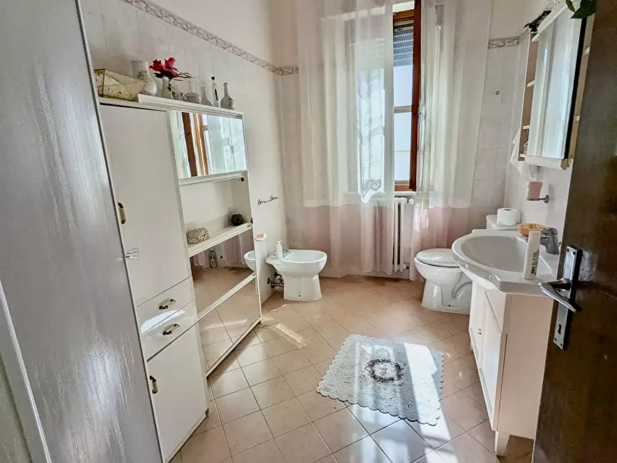 Immagine 9 di Villa in vendita  a San Giuliano Terme