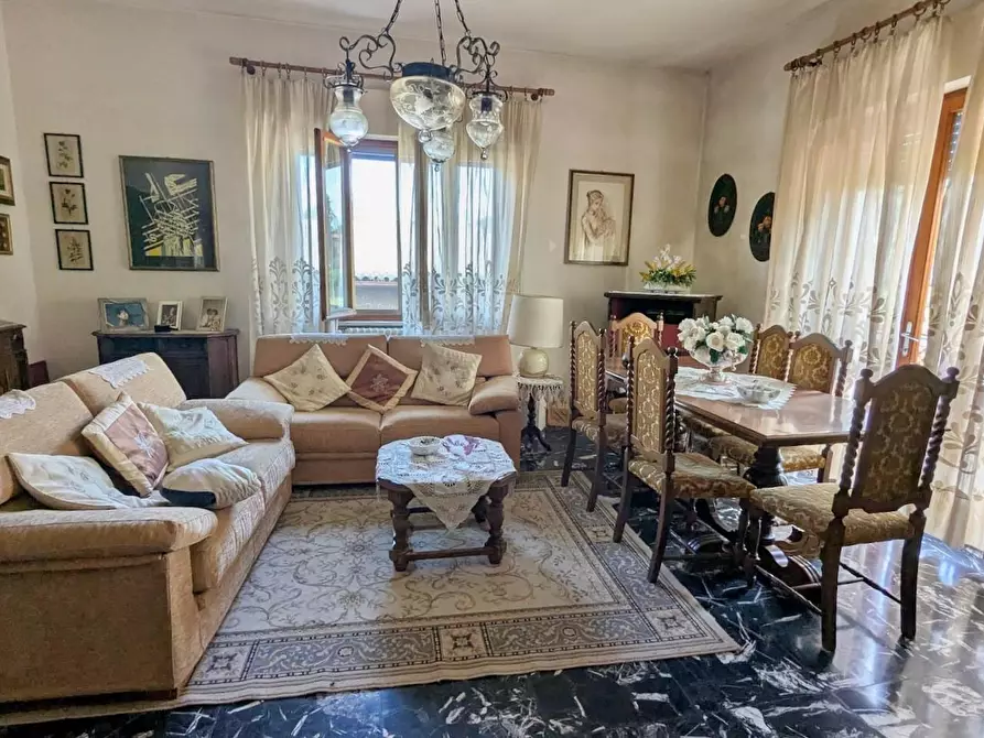 Immagine 4 di Villa in vendita  a San Giuliano Terme