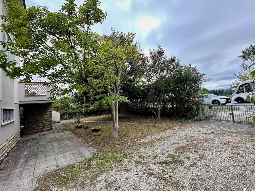 Immagine 3 di Villa in vendita  a San Giuliano Terme