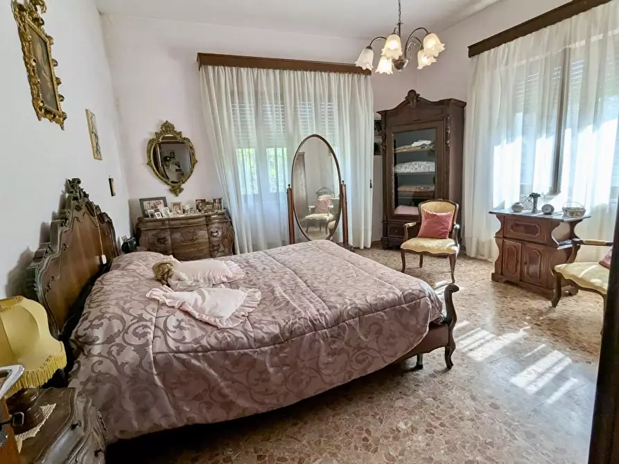 Immagine 7 di Villa in vendita  a San Giuliano Terme