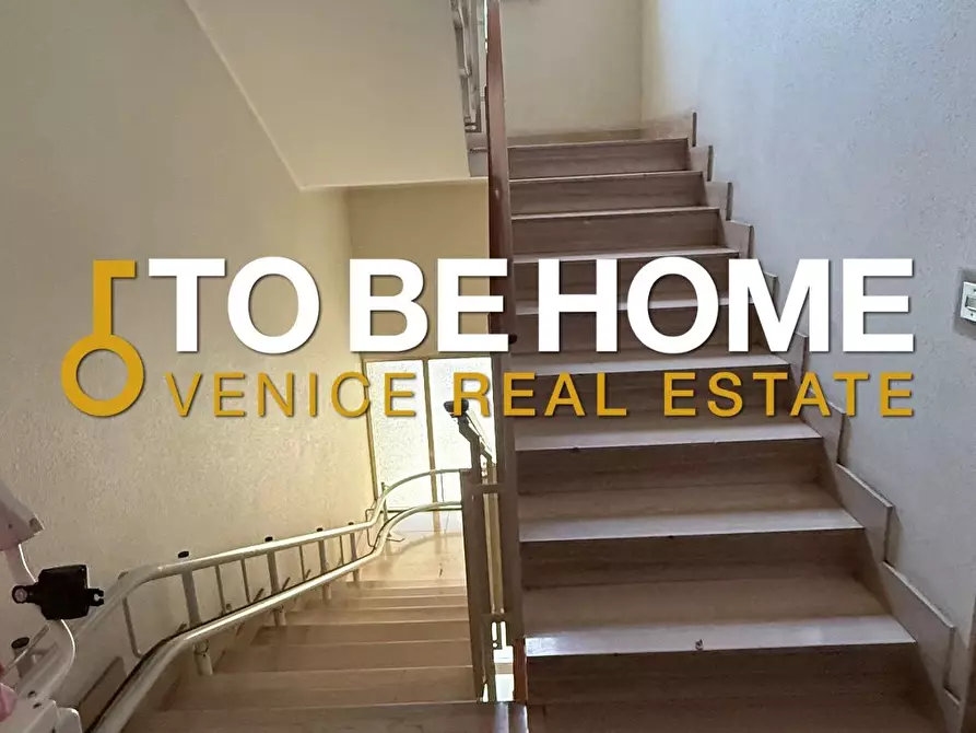 Immagine 19 di Appartamento in vendita  a Venezia