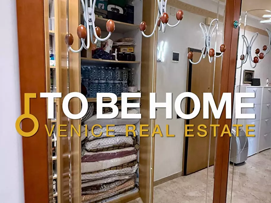 Immagine 21 di Appartamento in vendita  a Venezia