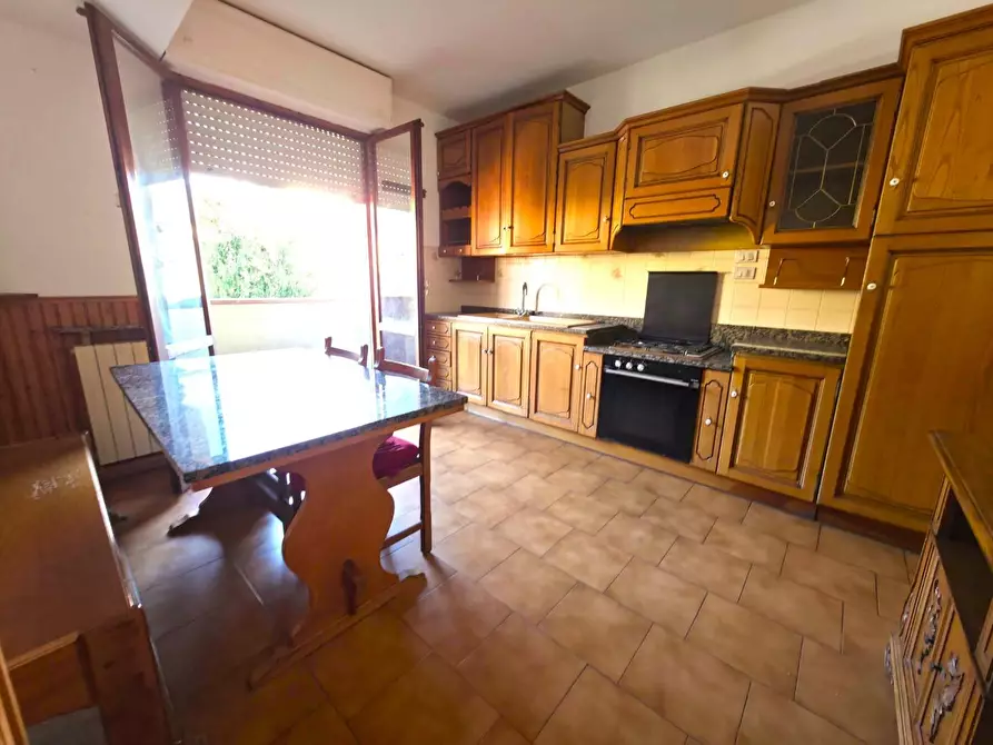 Immagine 9 di Appartamento in vendita  a Massa