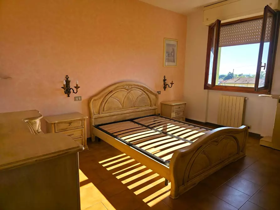 Immagine 12 di Appartamento in vendita  a Massa