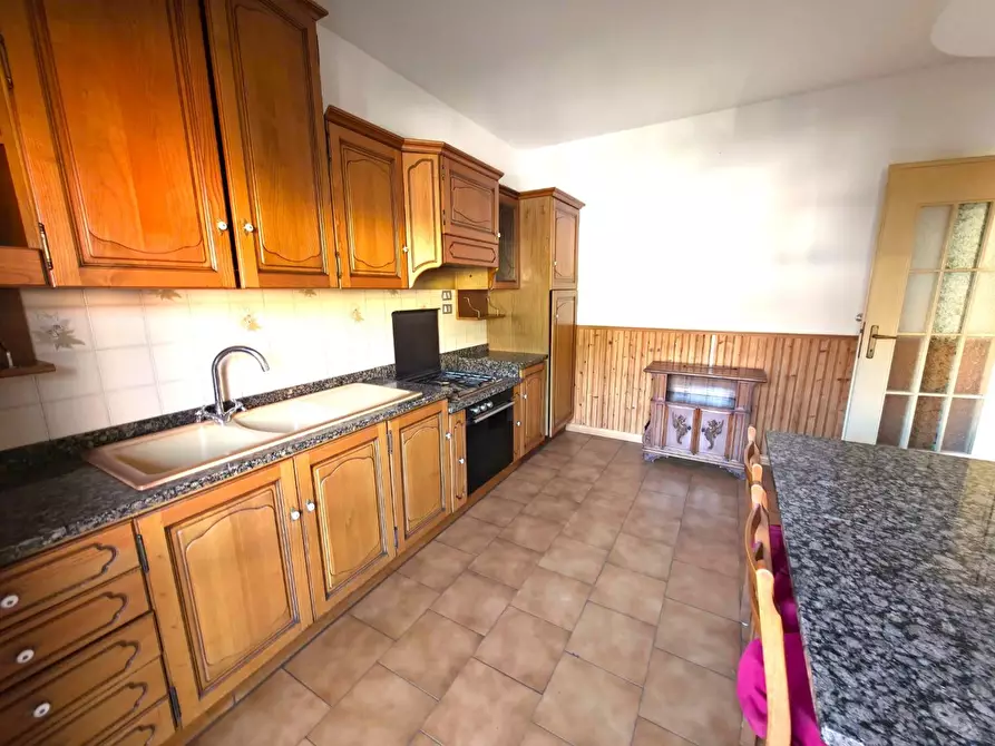 Immagine 10 di Appartamento in vendita  a Massa