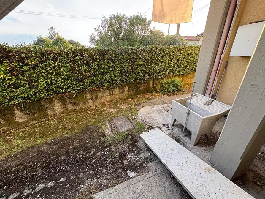 Immagine 5 di Appartamento in vendita  a Montignoso