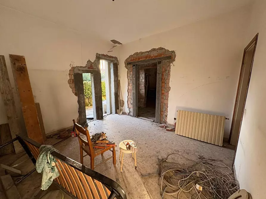 Immagine 8 di Appartamento in vendita  a Montignoso