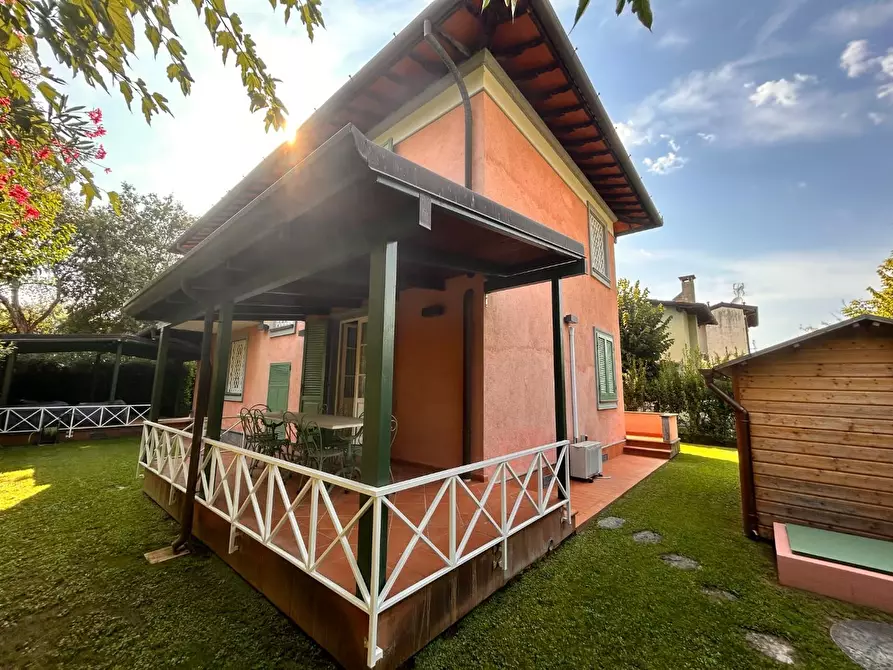 Immagine 25 di Villa in vendita  a Forte Dei Marmi
