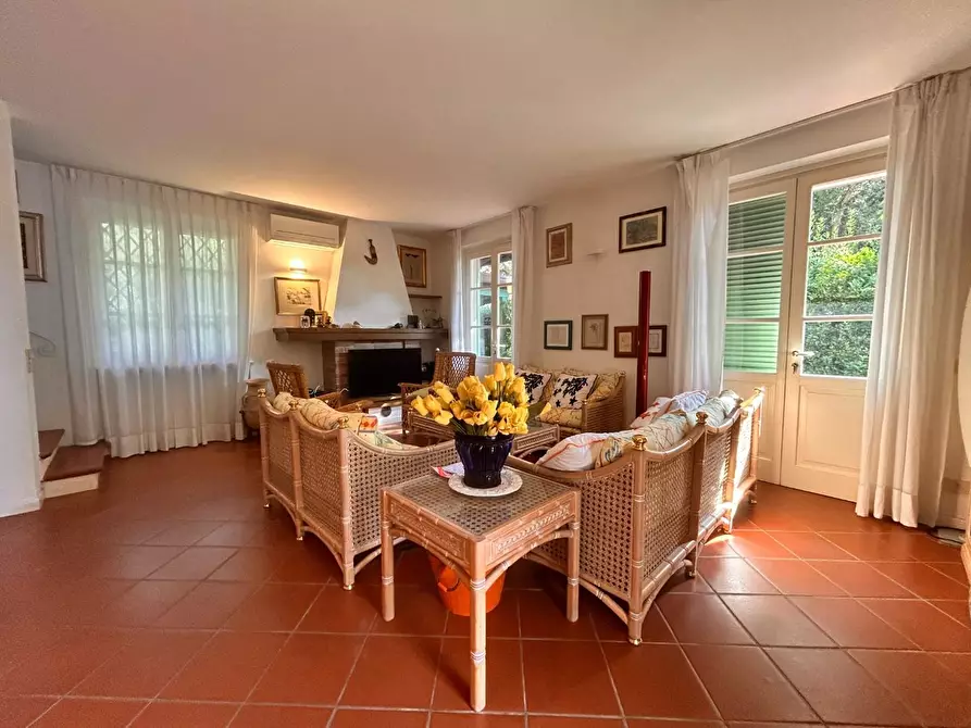 Immagine 27 di Villa in vendita  a Forte Dei Marmi