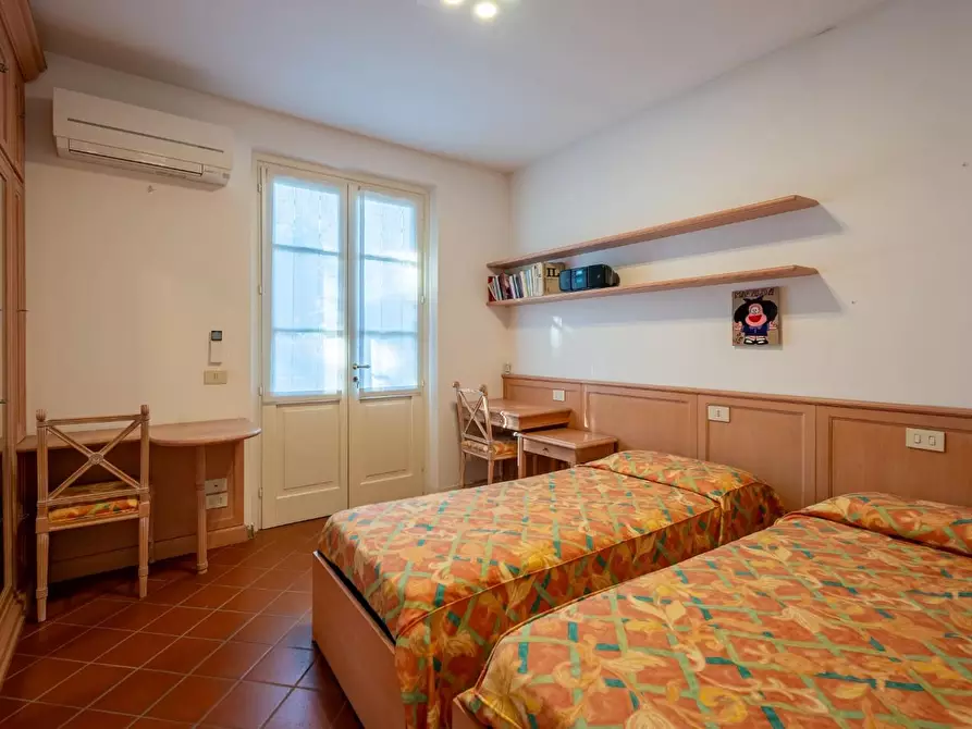 Immagine 21 di Villa in vendita  a Forte Dei Marmi