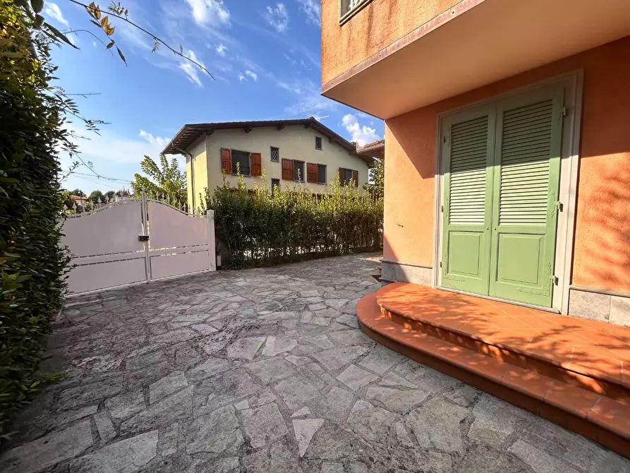 Immagine 23 di Villa in vendita  a Forte Dei Marmi