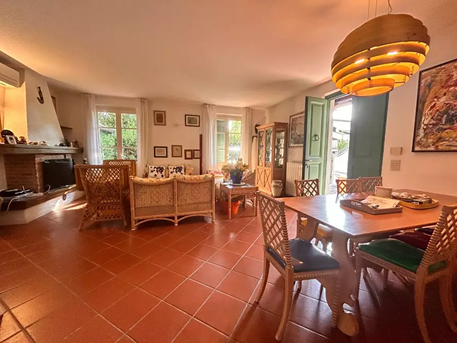 Immagine 29 di Villa in vendita  a Forte Dei Marmi