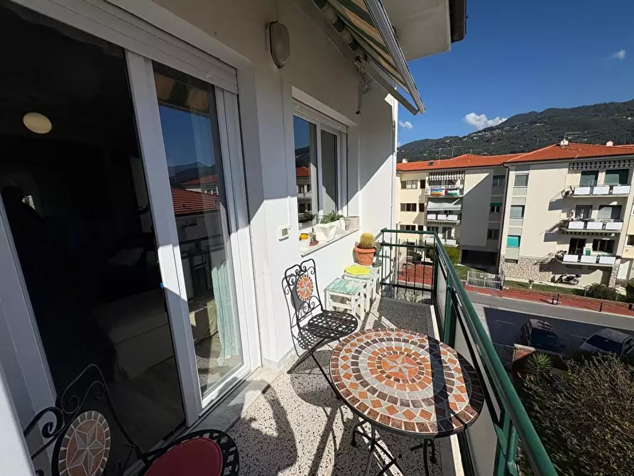 Immagine 5 di Appartamento in vendita  a Pietrasanta