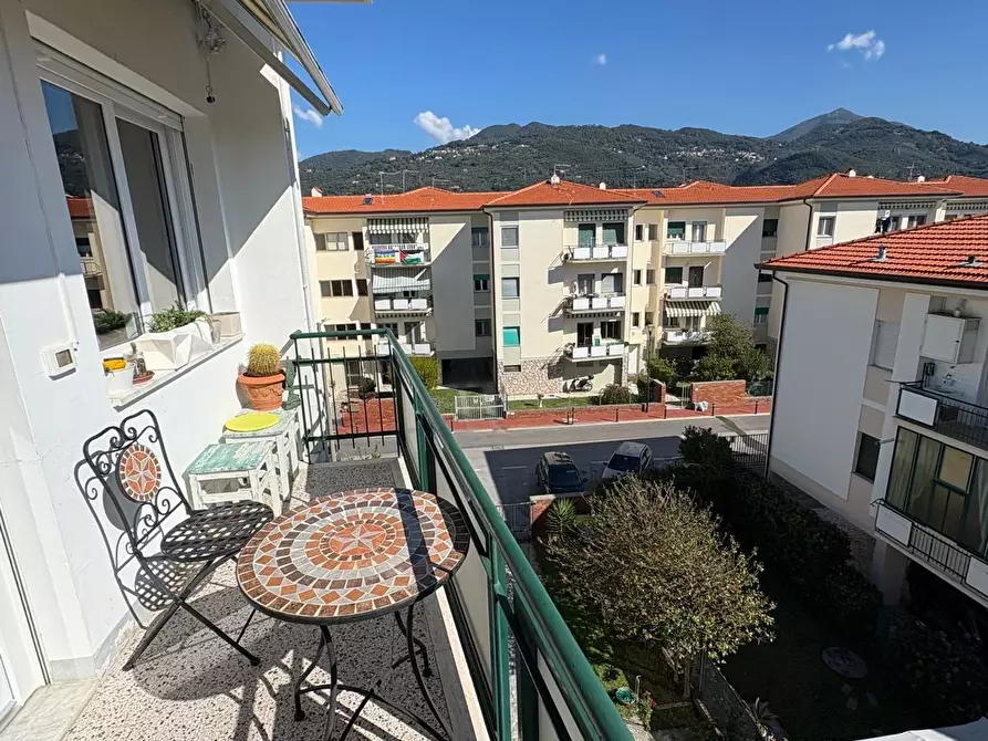 Immagine 4 di Appartamento in vendita  a Pietrasanta