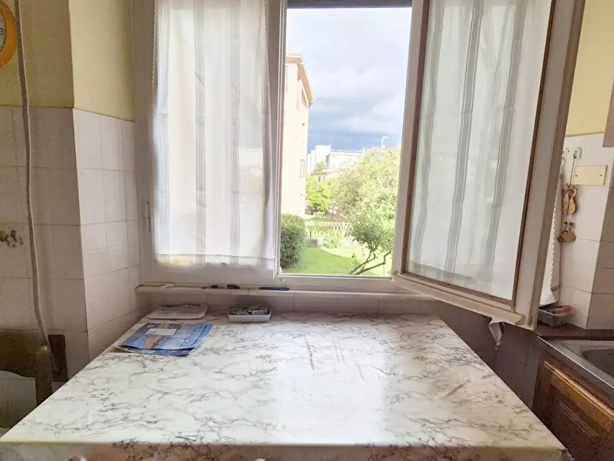 Immagine 8 di Appartamento in vendita  a Viareggio