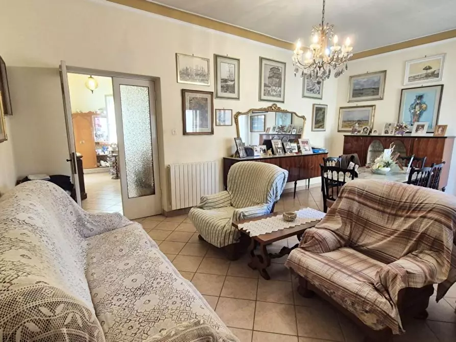 Immagine 41 di Appartamento in vendita  a Viareggio