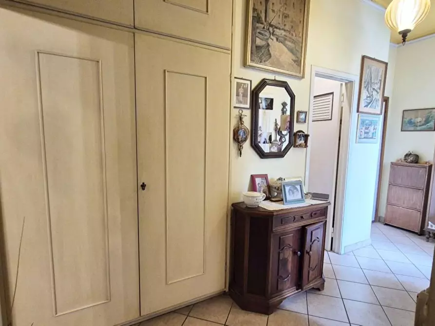 Immagine 89 di Appartamento in vendita  a Viareggio