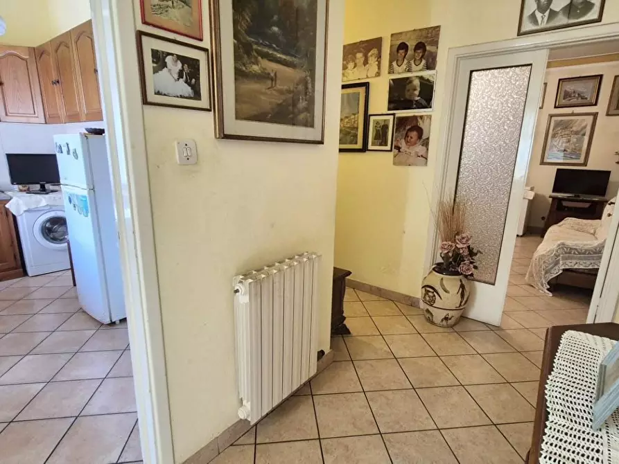 Immagine 2 di Appartamento in vendita  a Viareggio