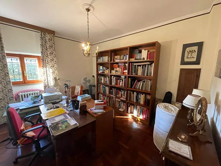 Immagine 20 di Casa colonica in vendita  a Siena