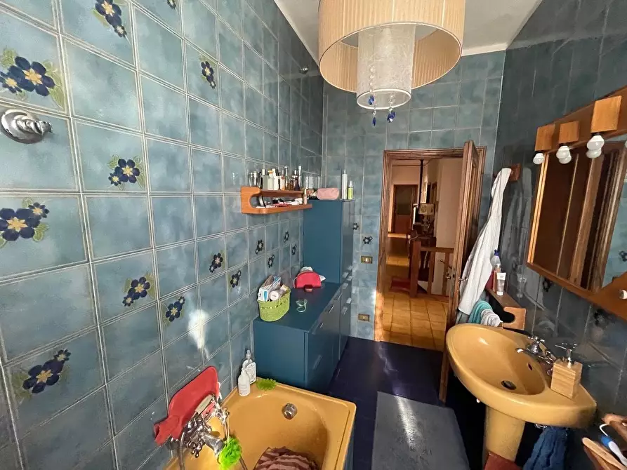 Immagine 42 di Casa colonica in vendita  a Siena