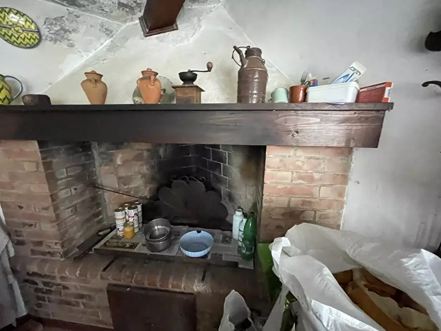 Immagine 85 di Casa colonica in vendita  a Siena